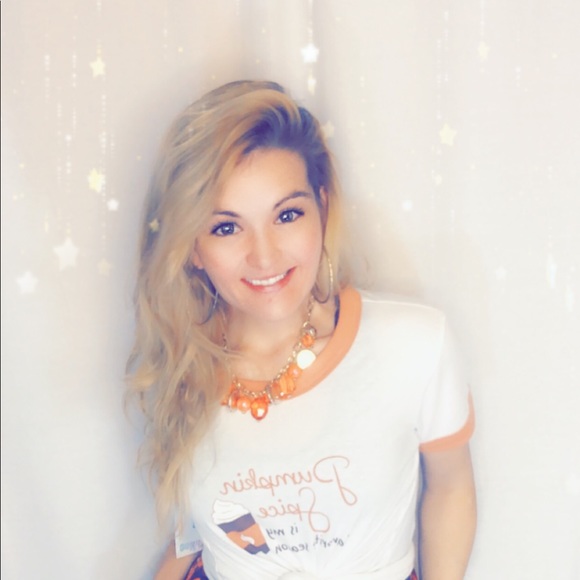 Who doesn’t 💕LOVE a great fall outfit?!?! - Picture 5 of 5